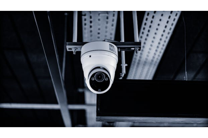 Real IELTS Writing Task 2 — Technology and crime rates (Band 8.5+) — Q2/2026